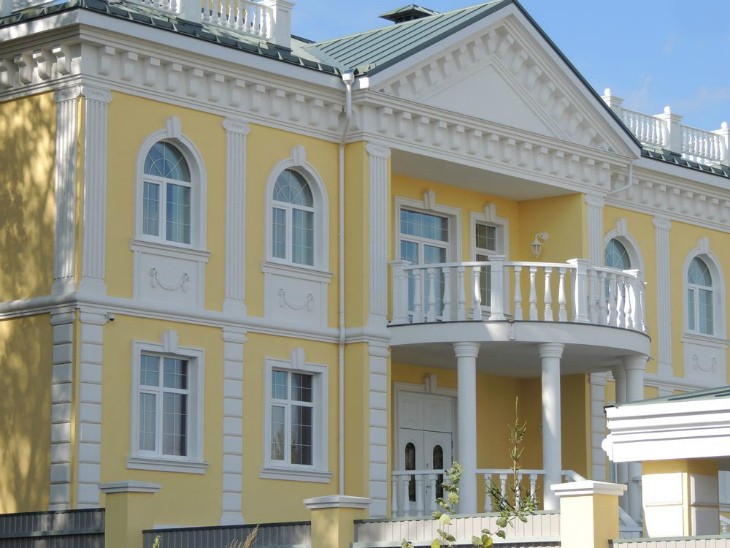 Фасадный декор в Ростовской области: Краткое сравнение материалов фасадного декора
